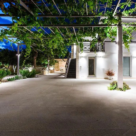 Kilada Village Retreat Jacuzzi - Parking - Garden Holiday home Platanias (Crete)