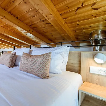 Holiday home Kilada Village Retreat Jacuzzi - Parking - Garden *