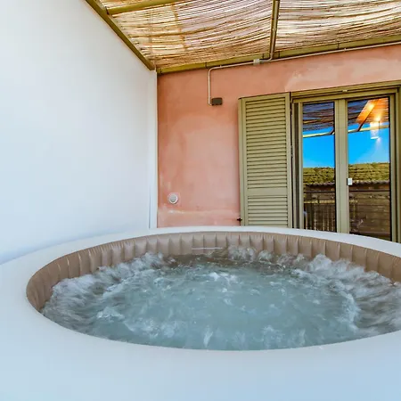 بيت للعطل Kilada Village Retreat Jacuzzi - Parking - Garden *