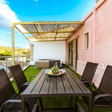 Kilada Village Retreat Jacuzzi - Parking - Garden *